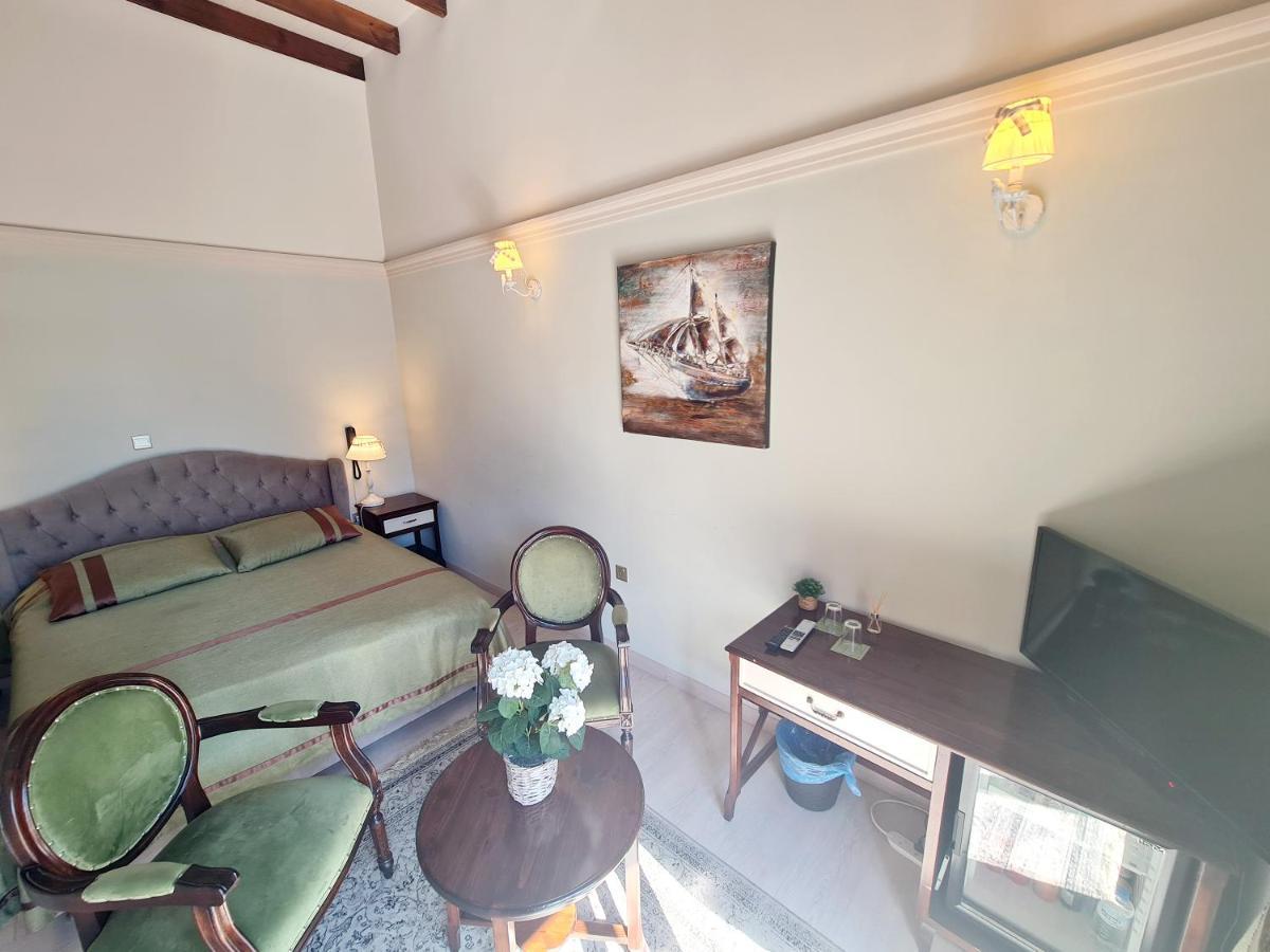 Sofia Boutique Hotel Кирения Екстериор снимка