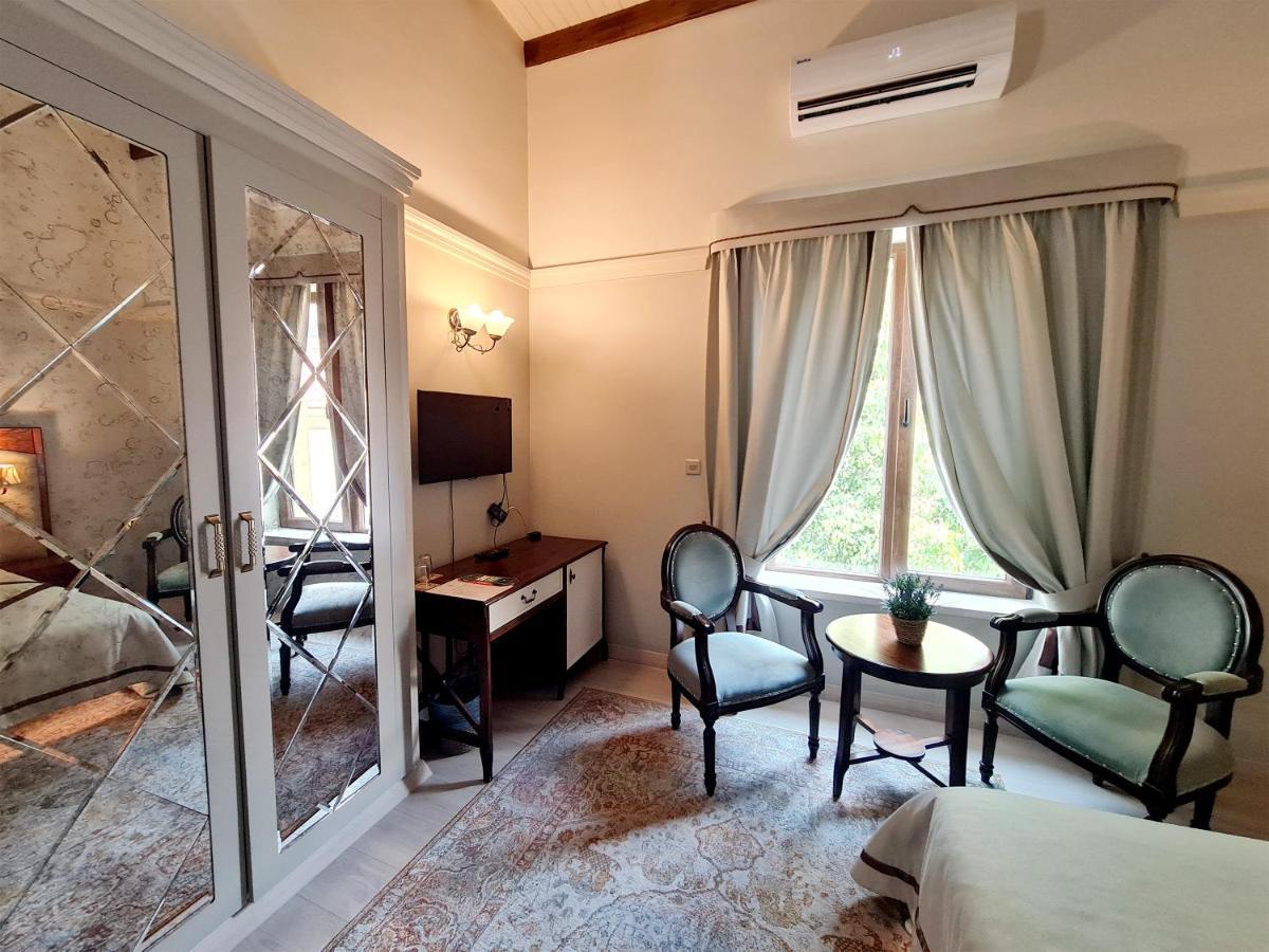 Sofia Boutique Hotel Кирения Екстериор снимка