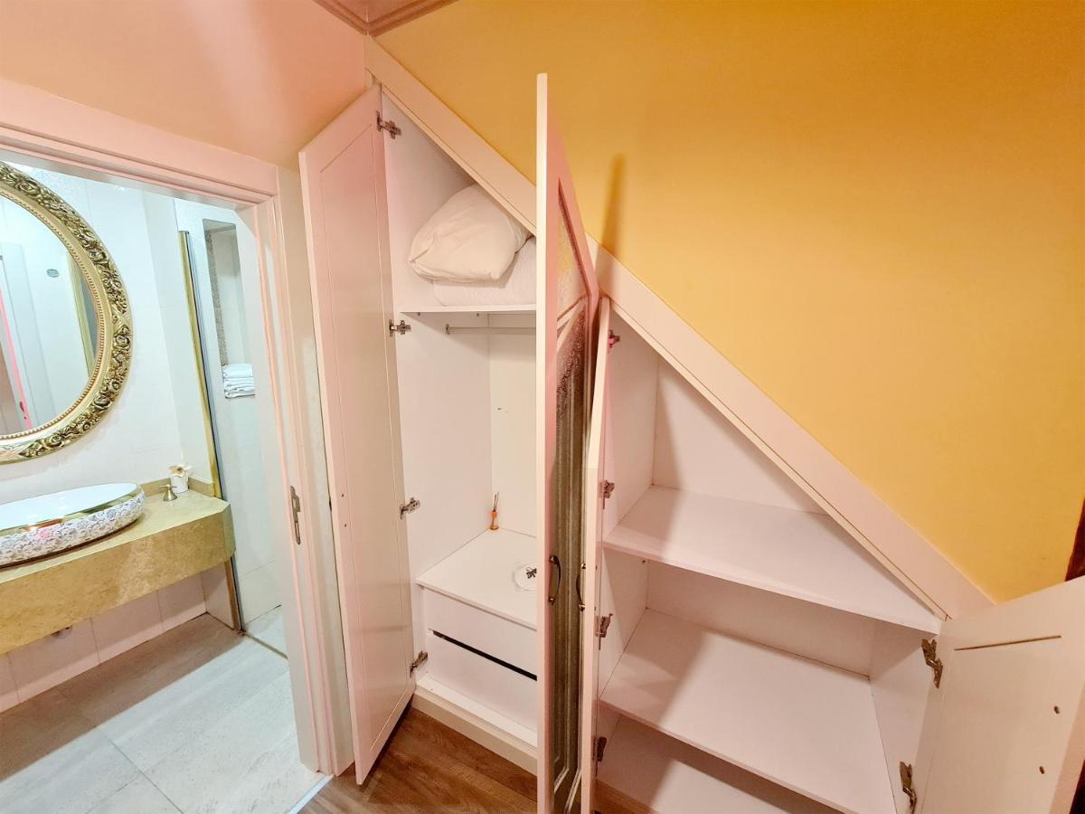 Sofia Boutique Hotel Кирения Екстериор снимка