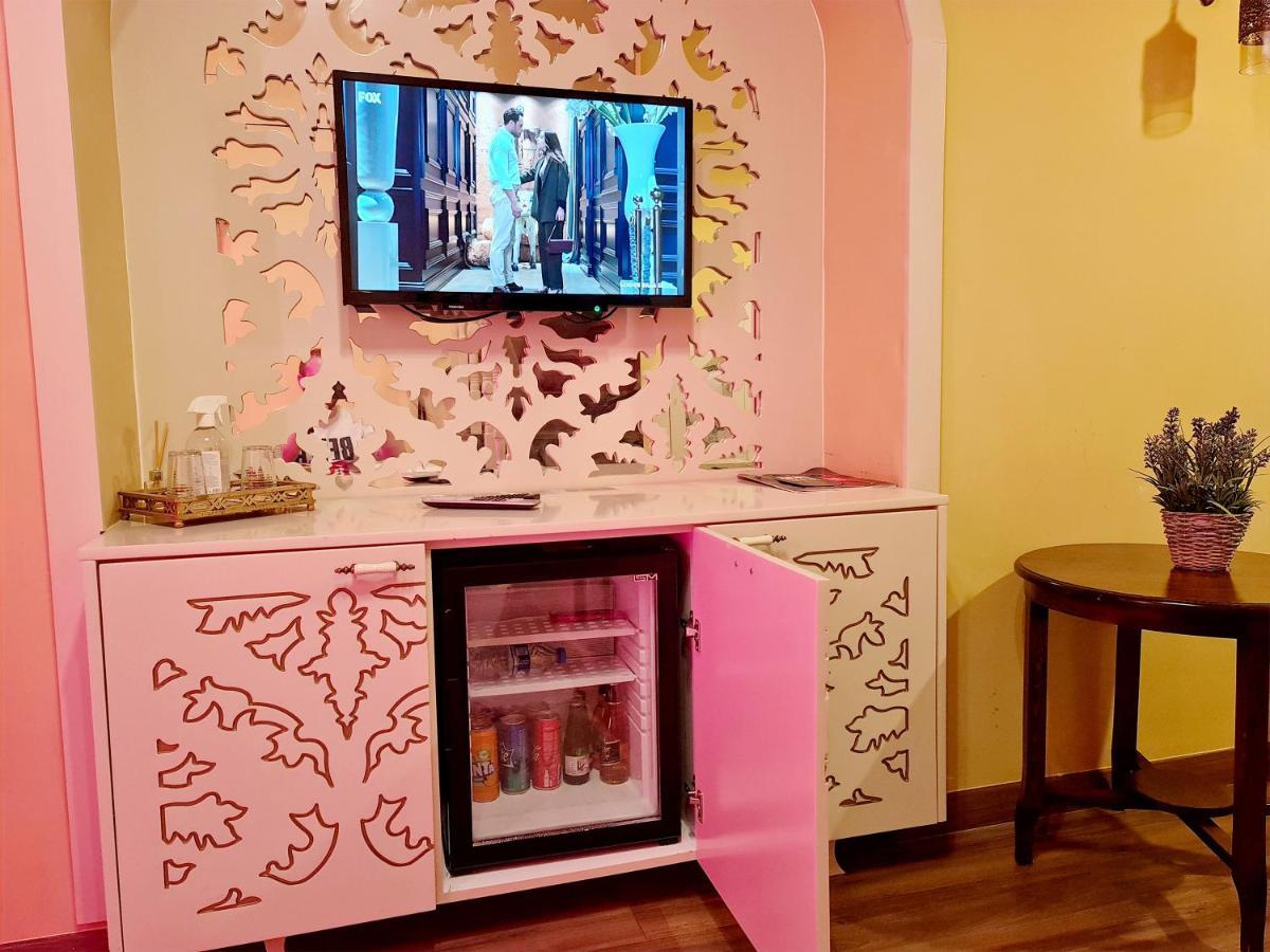 Sofia Boutique Hotel Кирения Екстериор снимка