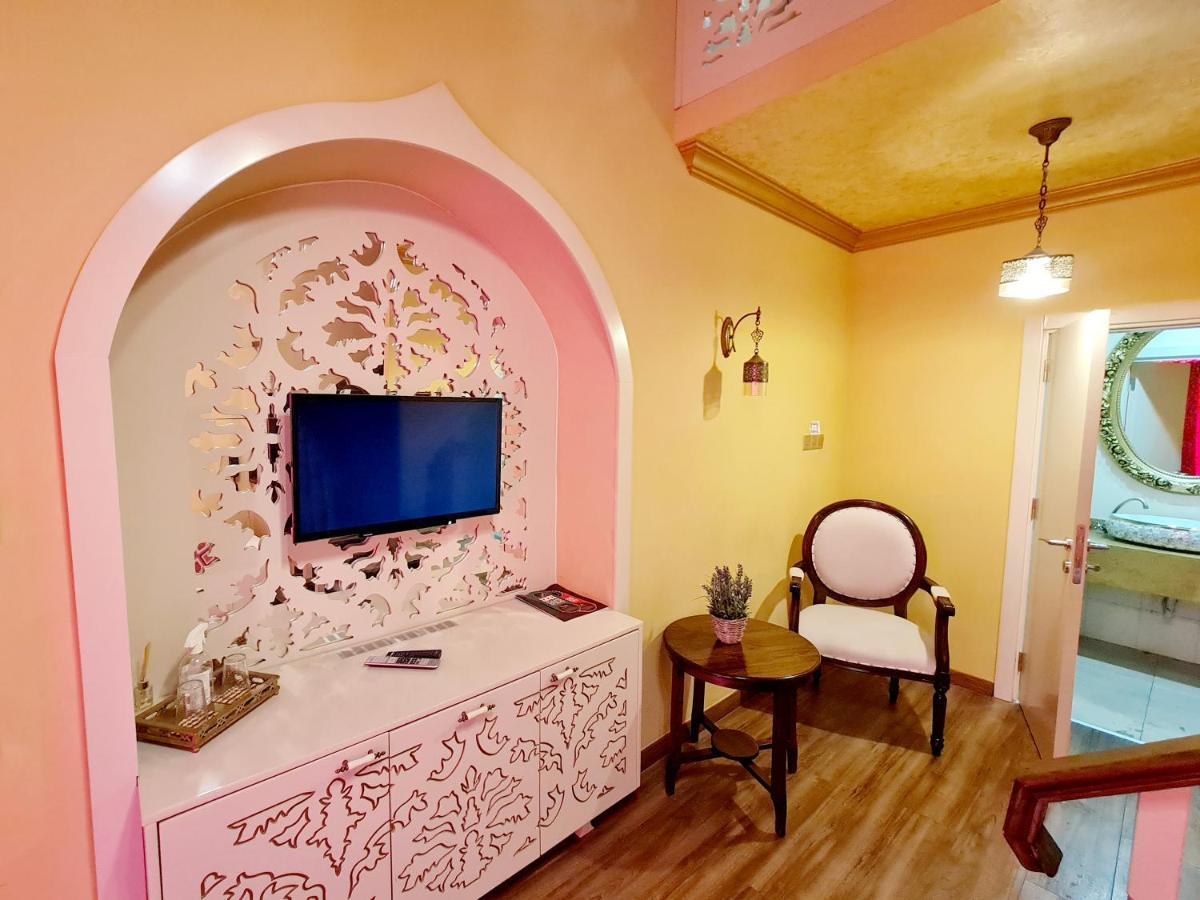 Sofia Boutique Hotel Кирения Екстериор снимка