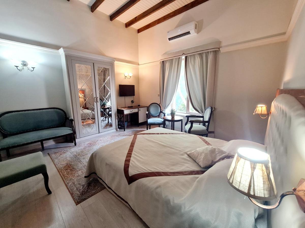 Sofia Boutique Hotel Кирения Екстериор снимка