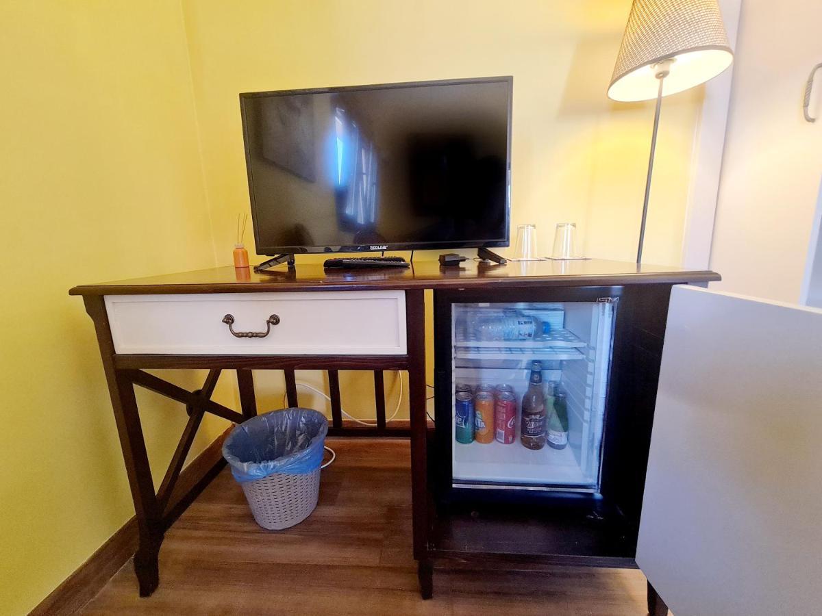 Sofia Boutique Hotel Кирения Екстериор снимка