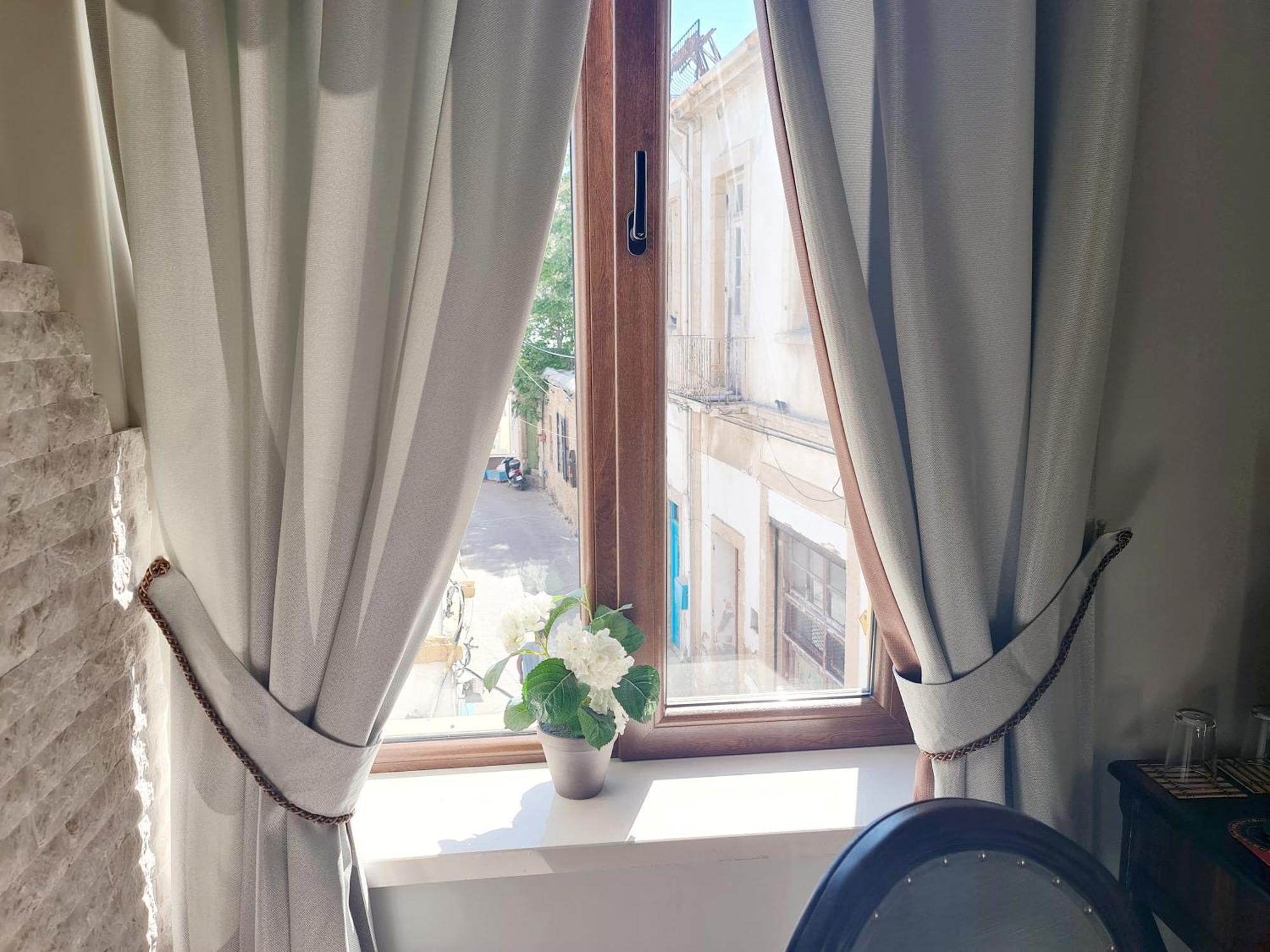 Sofia Boutique Hotel Кирения Екстериор снимка